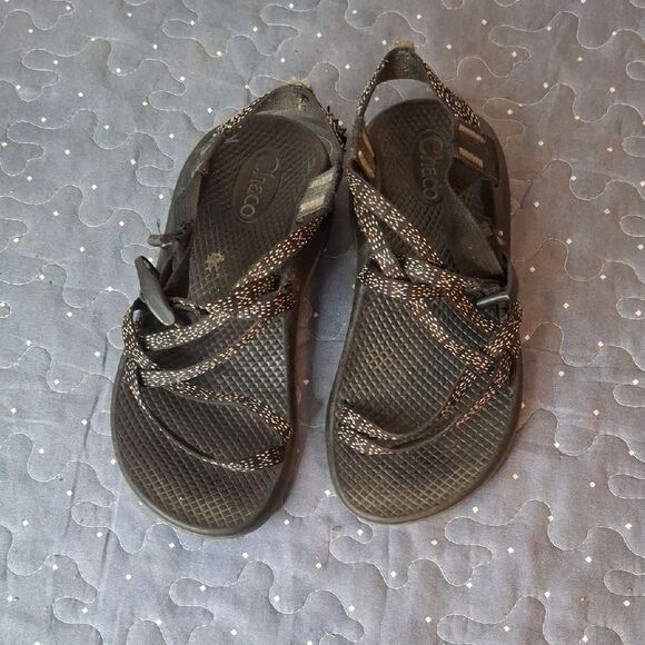 Chaco Black Kids Sandals size 4 - Picture 1 of 5
